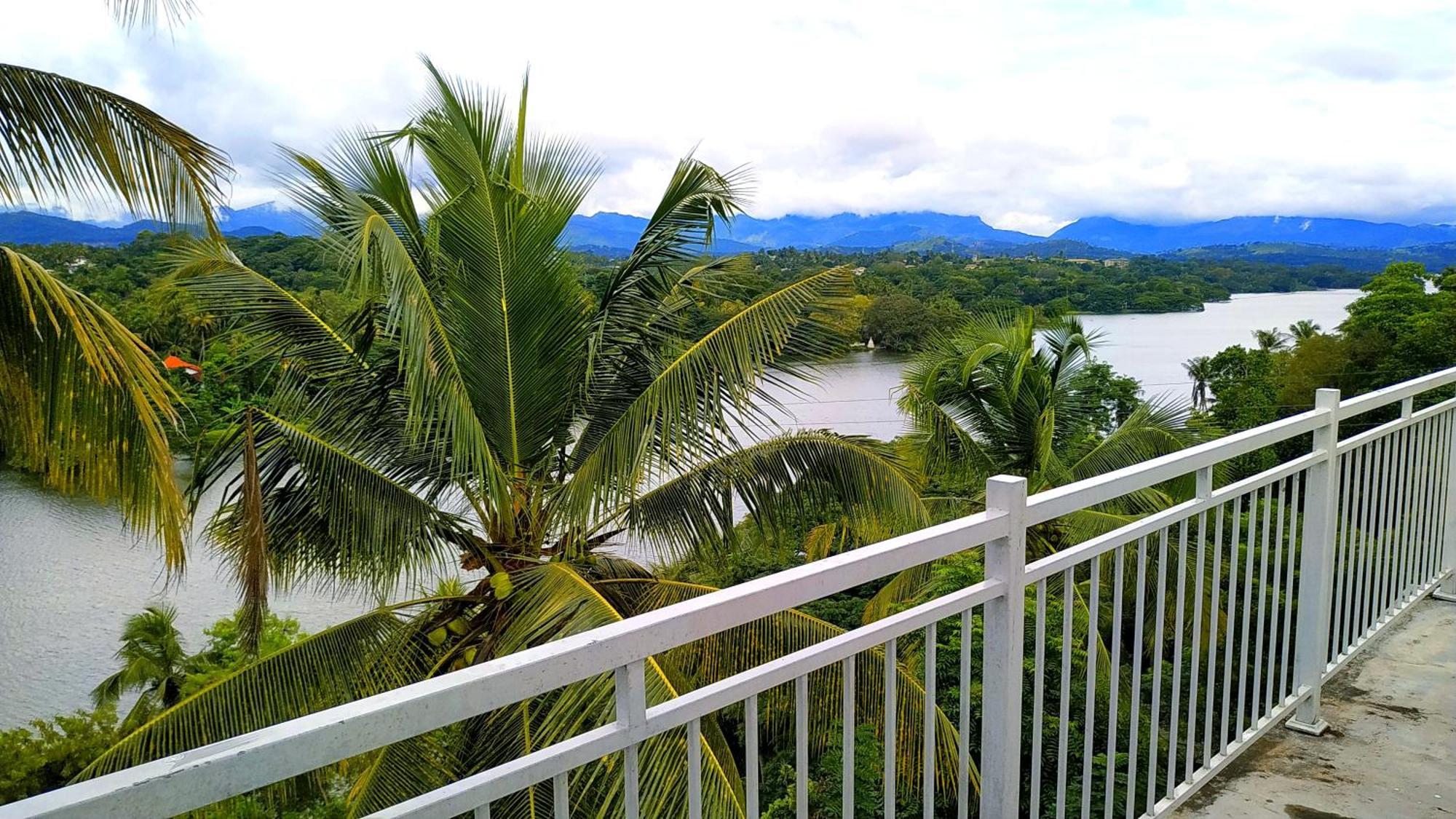 Mahaweli View Inn Kandy Exterior photo